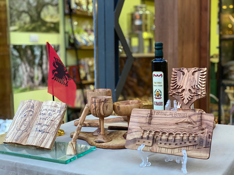 Subashi-地拉那必去景点