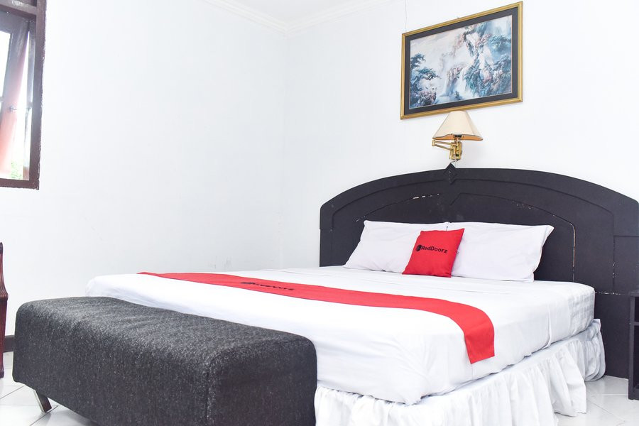 RedDoorz Plus @ Tirta Kencana Hotel主图