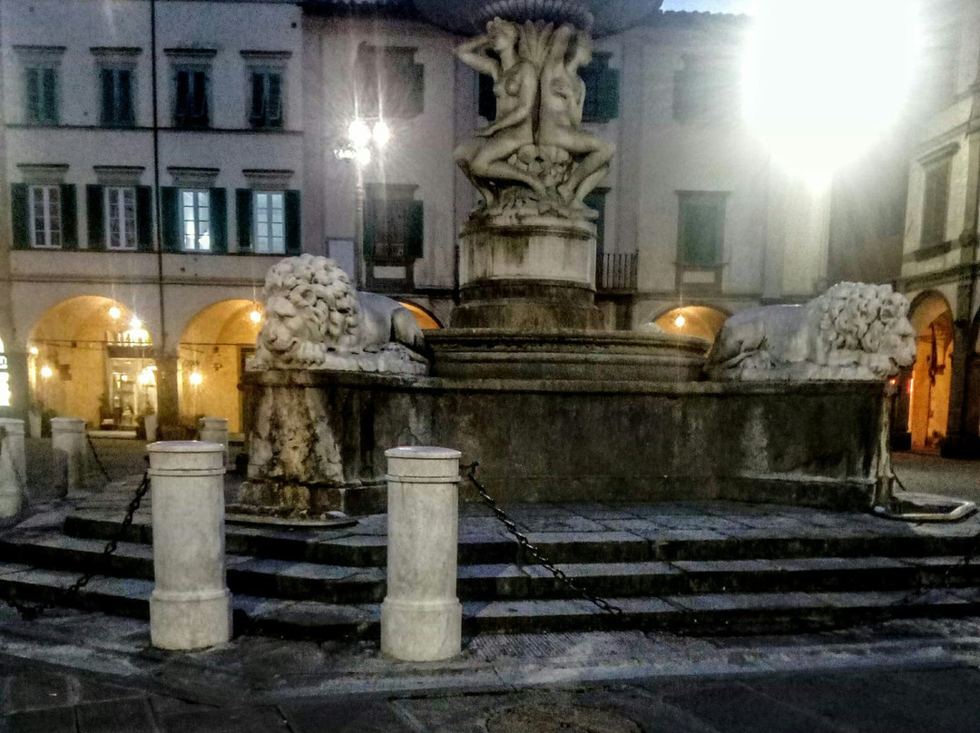 Piazza Farinata degli Uberti景点图片