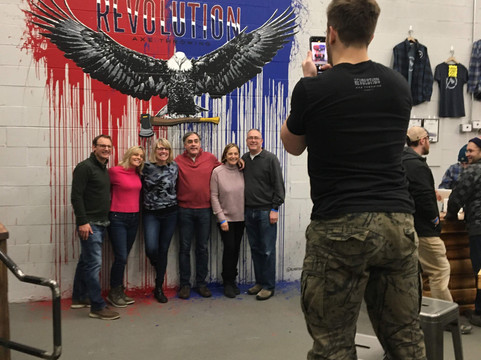 Revolution Axe Throwing-Everett必去景点