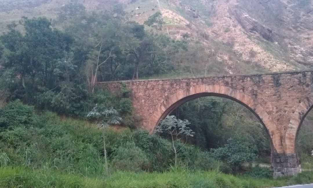 Ponte dos Arcos景点图片