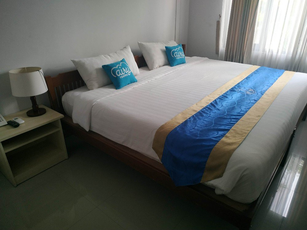 Dhyanapura City Hotel主图