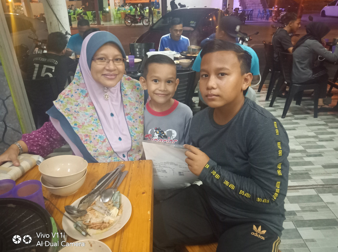 Leypark Steamboat Grill