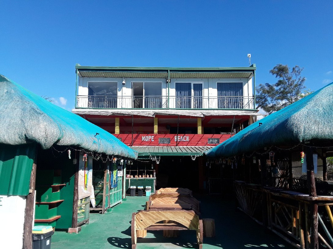 Mope Beach Resort主图