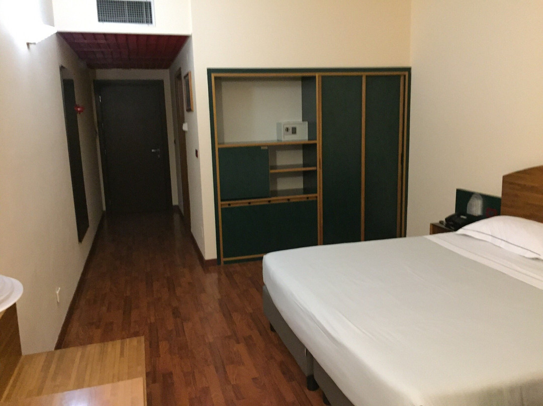 太阳酒店主图