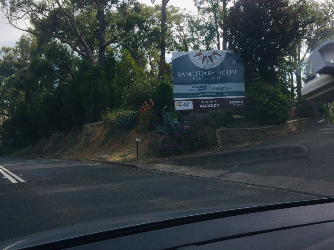 Sanctuary House Resort Motel主图