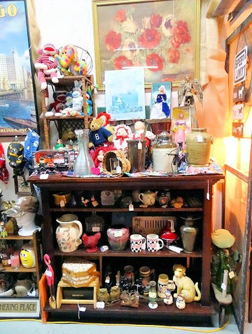 Second Chances Antiques & Treasures-克拉克斯维尔必去景点
