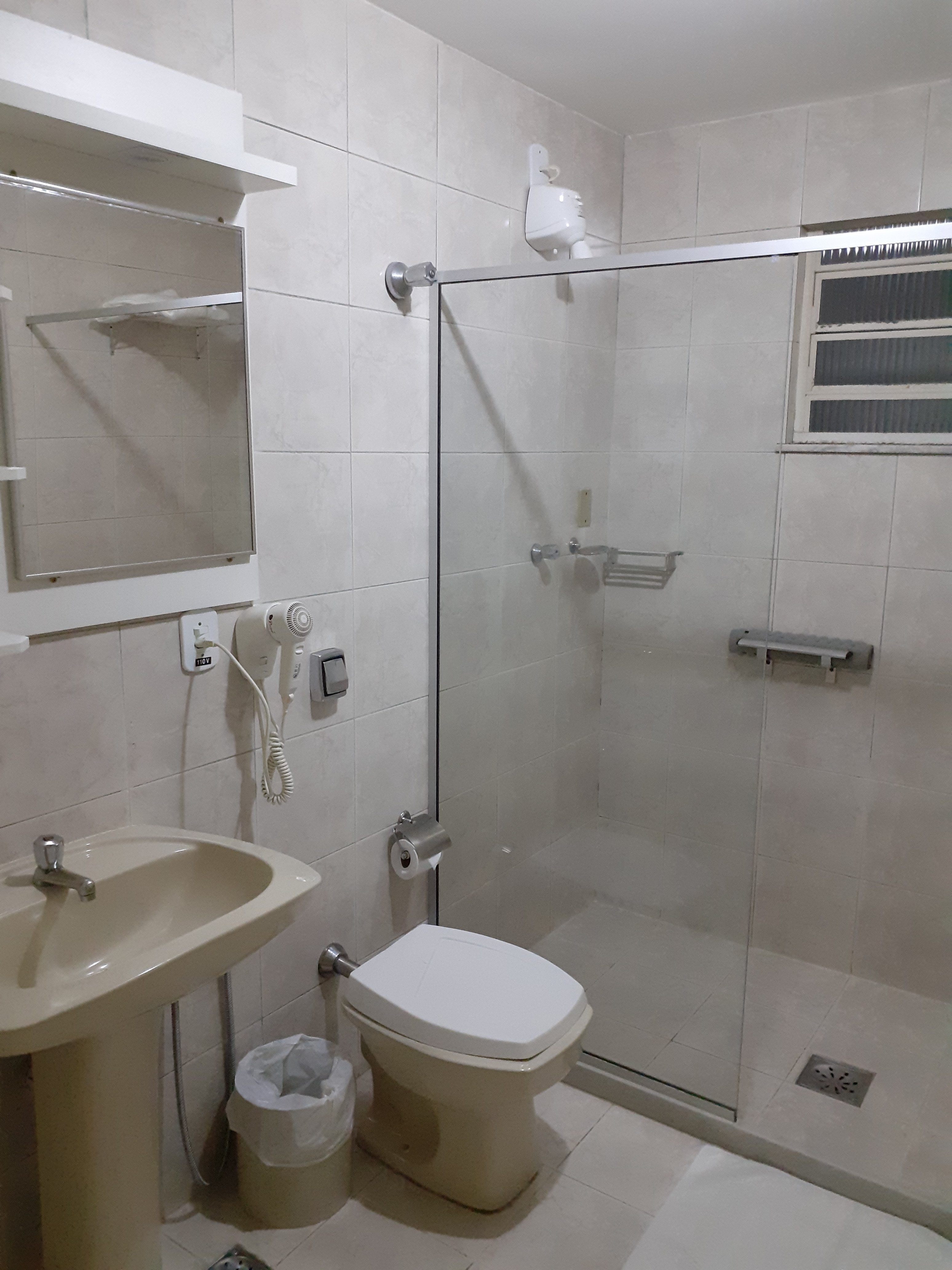 Castel Plaza Hotel-浴室