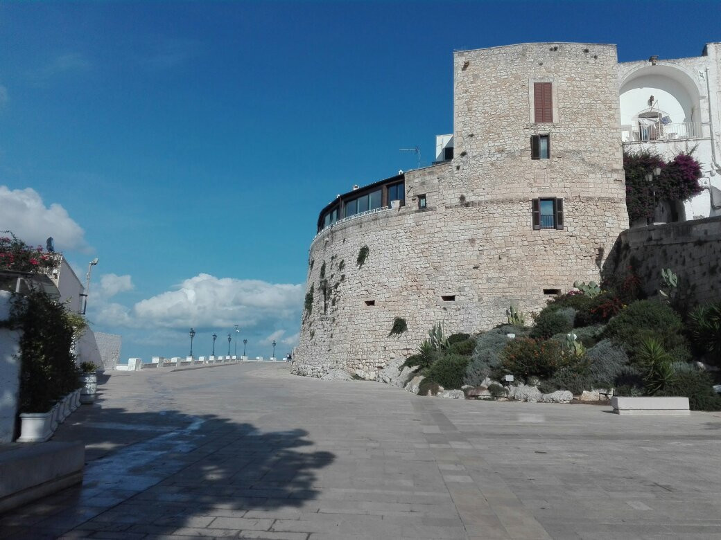 La cinta muraria della città vecchia di Ostuni-奥斯图尼必去景点
