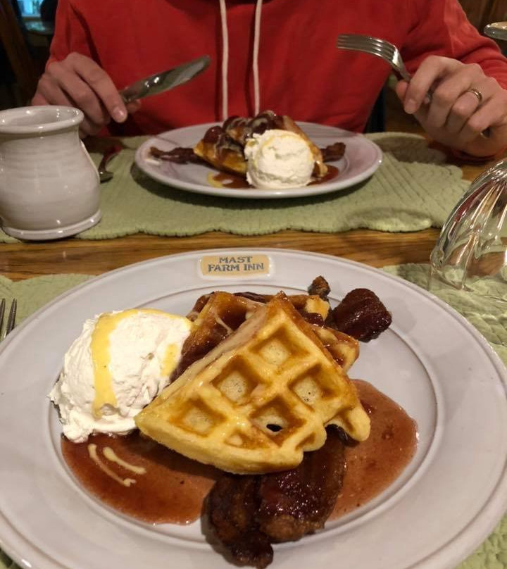 The Mast Farm Inn主图