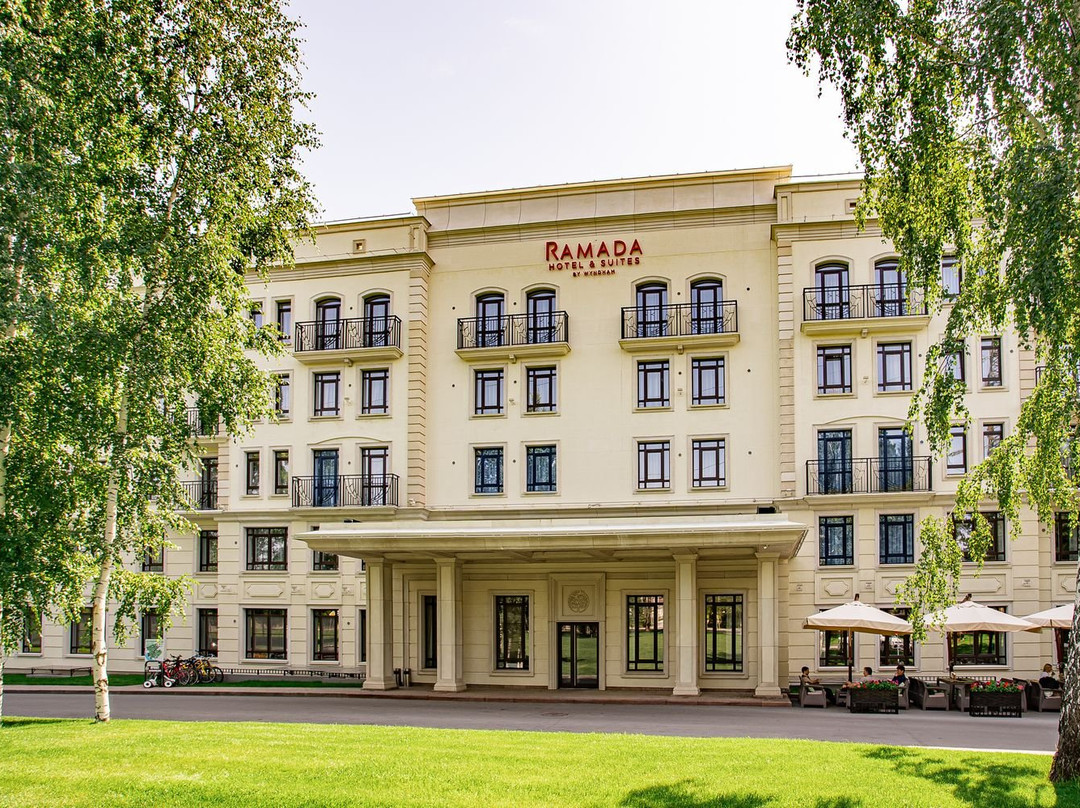 Ramada Hotel & Suites by Wyndham Novosibirsk Zhukovka主图