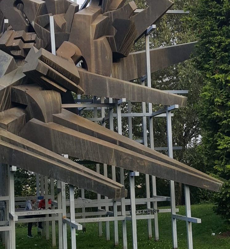 Monumento alla Resistenza-库内奥必去景点