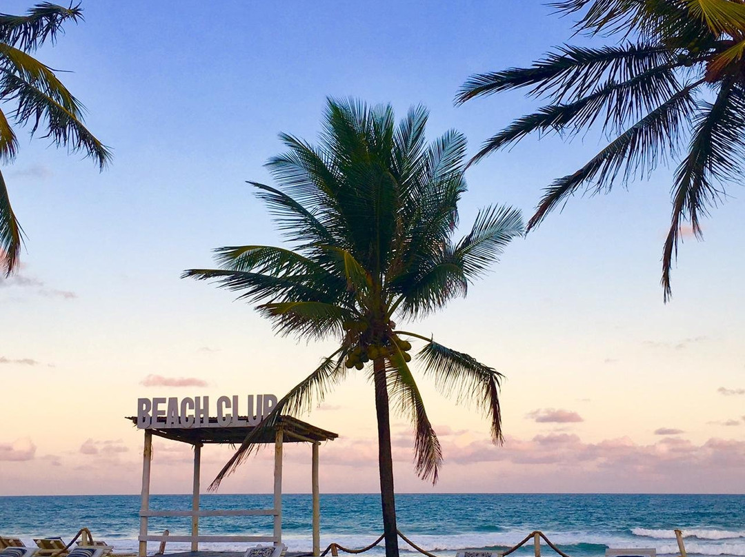 Peninsula Beach Club Hotel主图