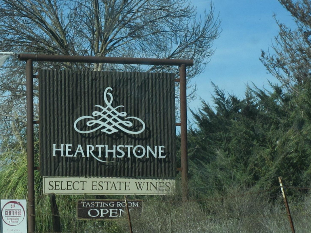 Hearthstone Vineyard & Winery景点图片