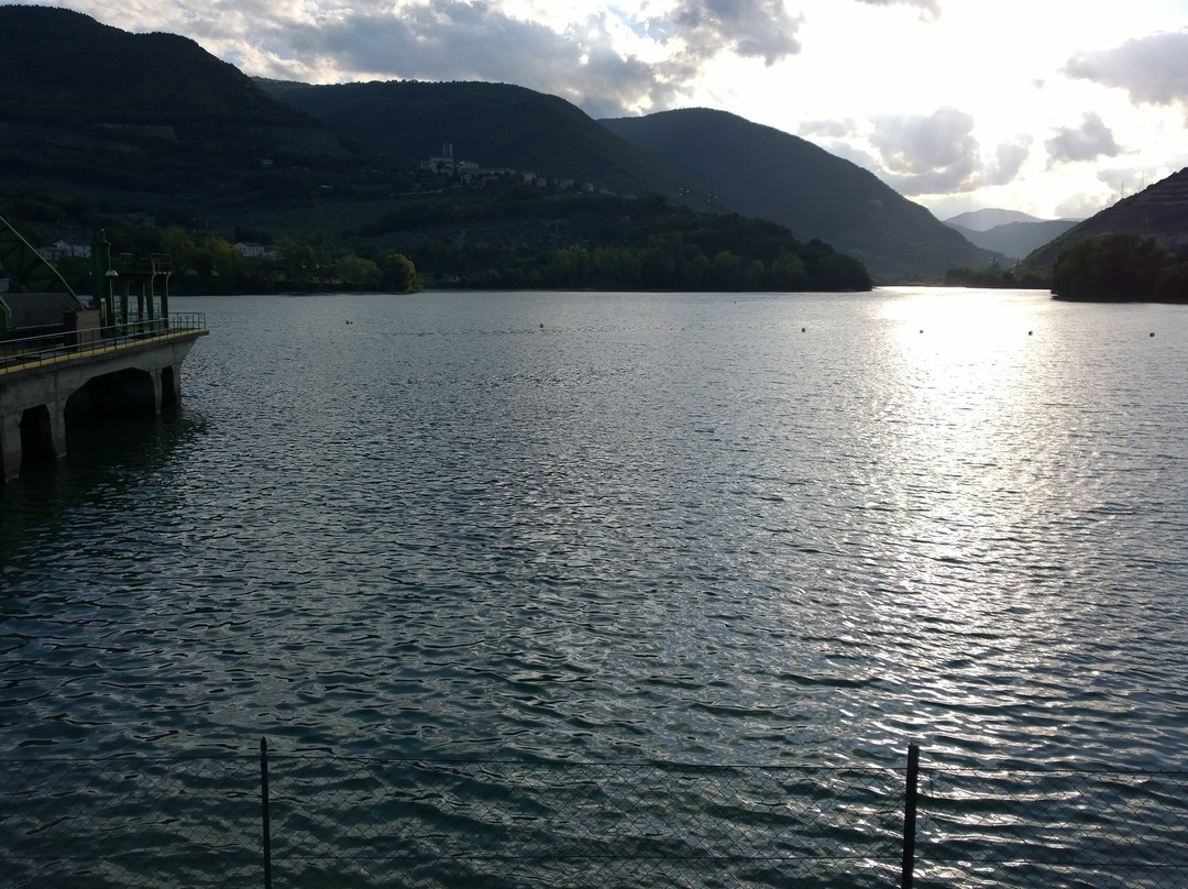 Lago di Caccamo景点图片