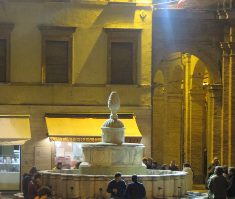 Fontana della Pigna-里米尼必去景点