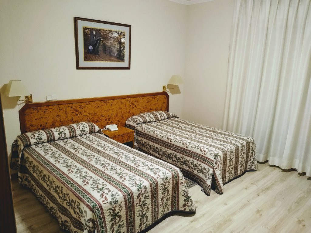 Hotel Restaurante Toros De Guisando主图