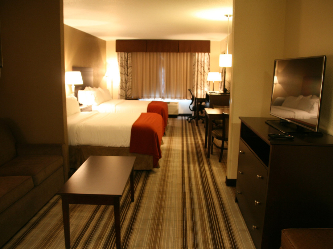 Holiday Inn Express & Suites Nevada By IHG主图