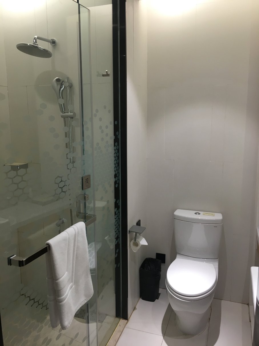 成都宽窄巷子希尔顿欢朋酒店-浴室