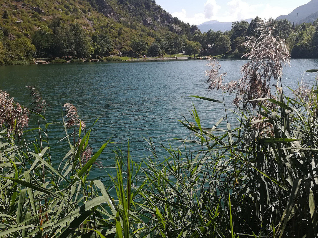 Lac de la Roche-de-Rame景点图片