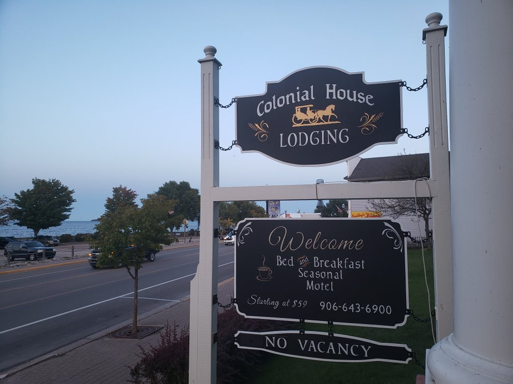 Colonial House Inn