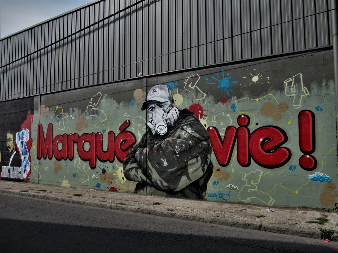 Fresque "Marqué à vie"景点图片