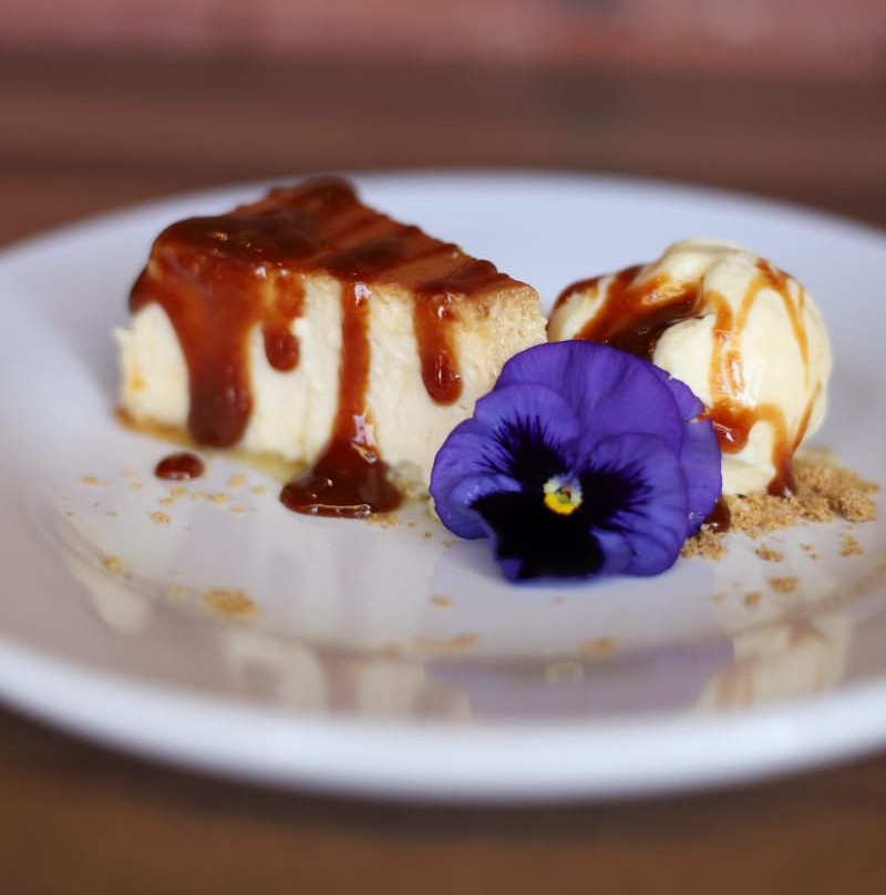 因达亚图巴餐馆和美食-Yankees American Bar