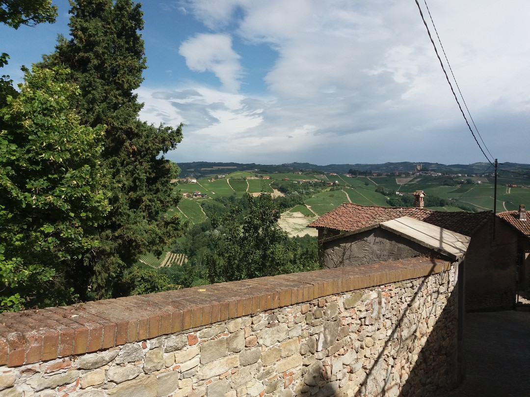 Chiesa di San Lorenzo-Castiglione Falletto必去景点