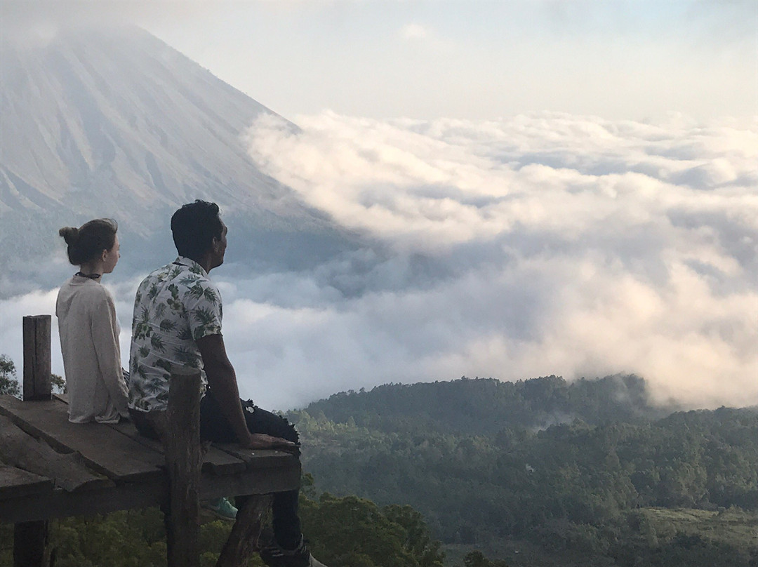 Louis Komodo and Flores Island Tours景点图片