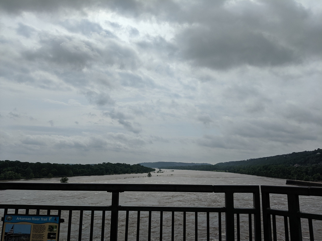 Big Dam Bridge景点图片
