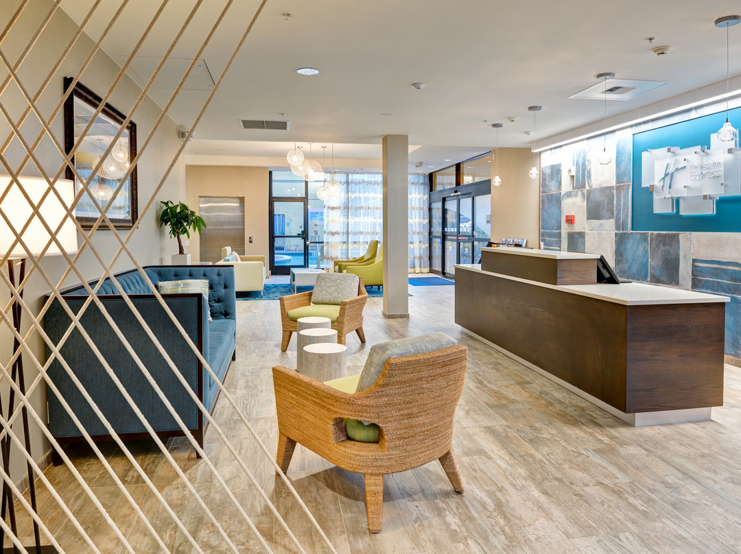 纽波特海滩智选假日酒店主图