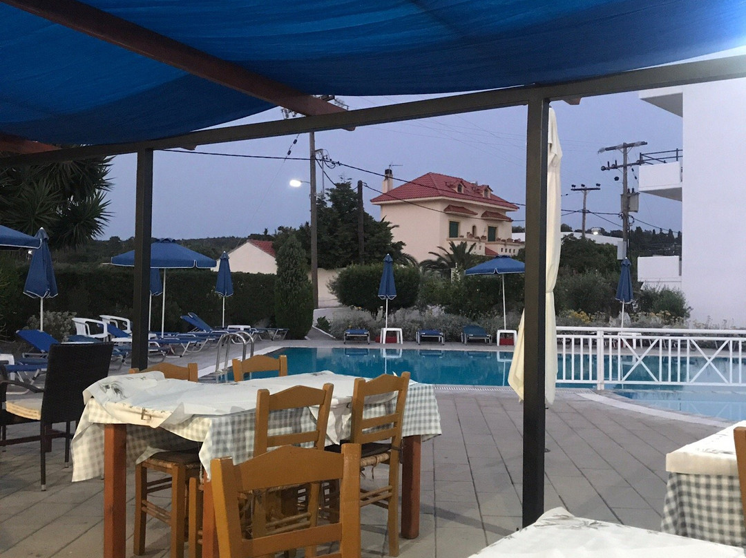 Alkmini Apartments主图