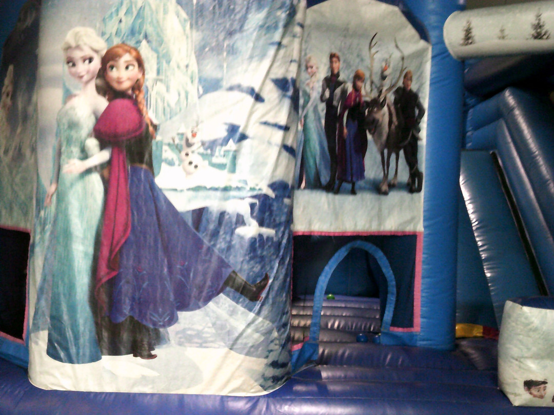 The Dinosaur Playground Bounce House-莱克威尔士必去景点