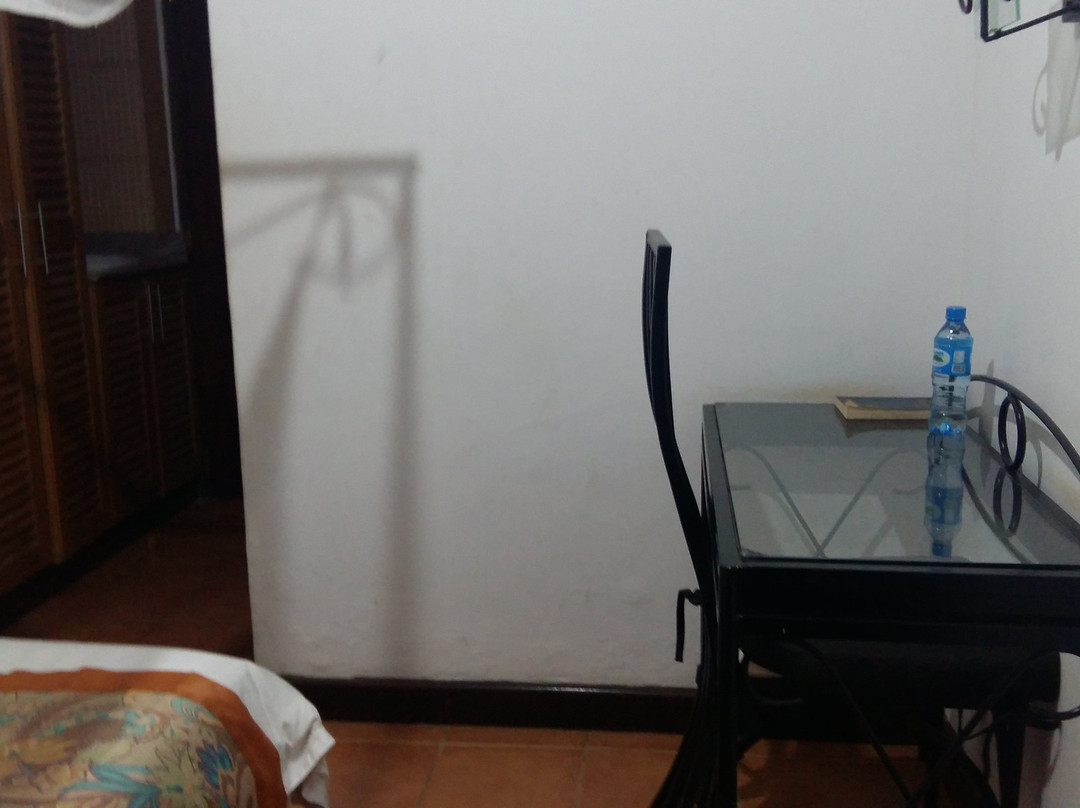 Two Seasons Hotel主图