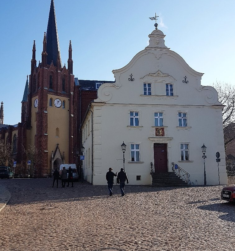 Heilig-Geist-Kirche/Altes Rathaus景点图片