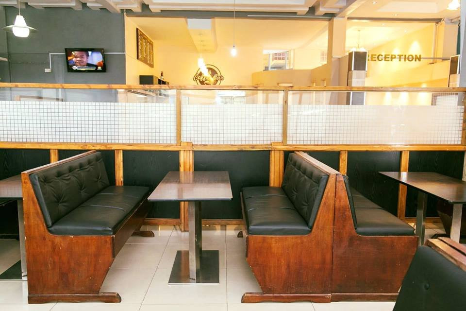 The Coconut Grill Hotel主图