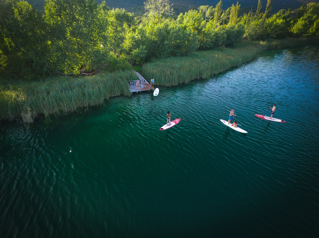 Paddle Surf Bacina Lakes景点图片