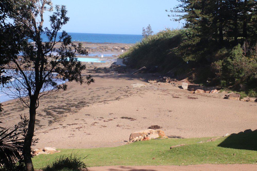 Coalcliff Beach-卧龙岗市必去景点