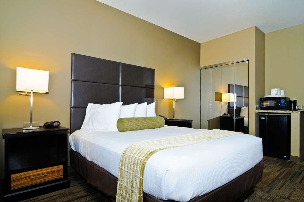 Best Western Plus Night Watchman Inn & Suites主图