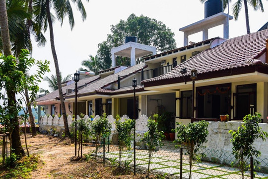 草原度假村主图