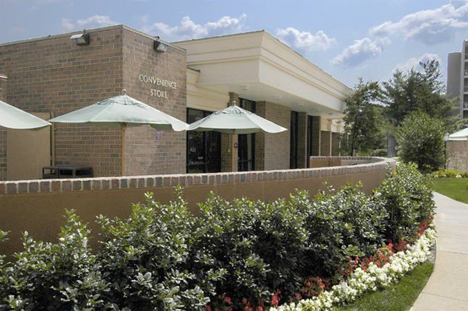 Oakwood Falls Church主图