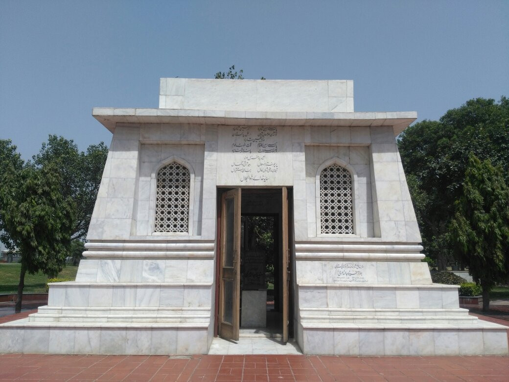 Tomb of Hafiz Jalandhri景点图片