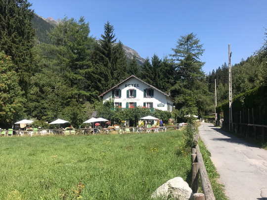 Hôtel La Prairie主图