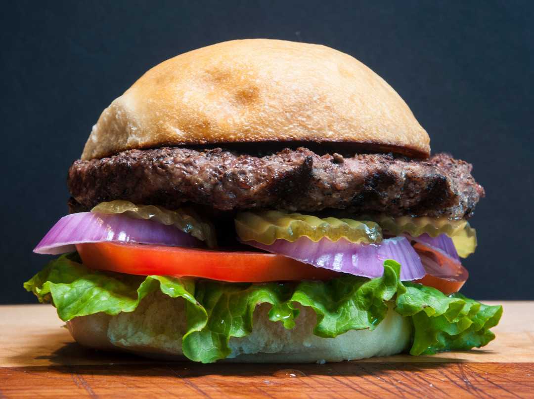 Schulman's Movie Bowl Grille-Bay City必去景点