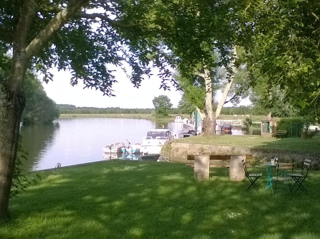 Plage de Port d'Envaux景点图片