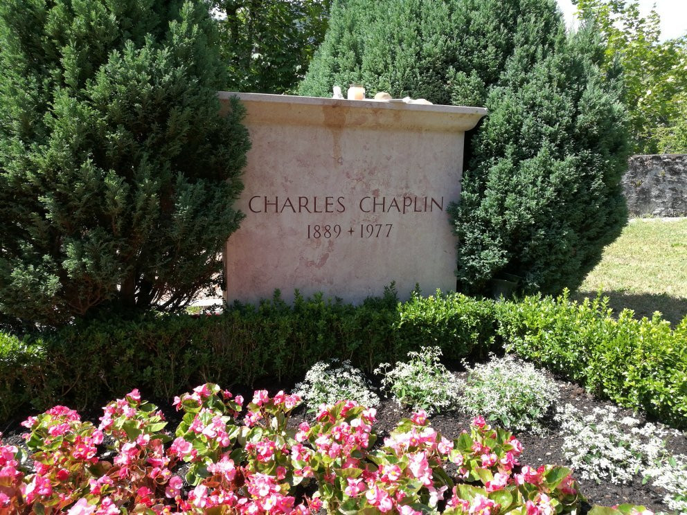 Charlie Chaplin's Grave景点图片
