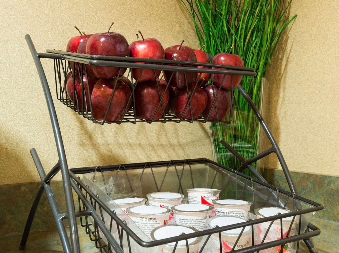 Microtel Inn & Suites by Wyndham Pueblo主图