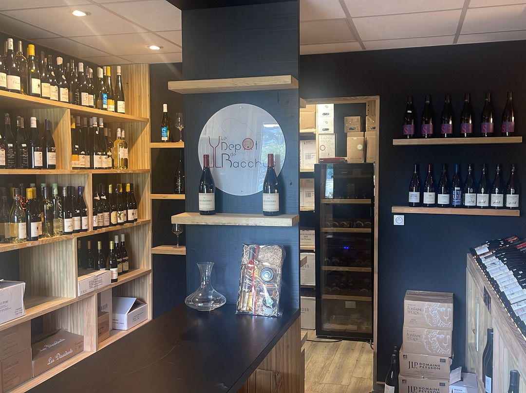 Le Dépôt De Bacchus