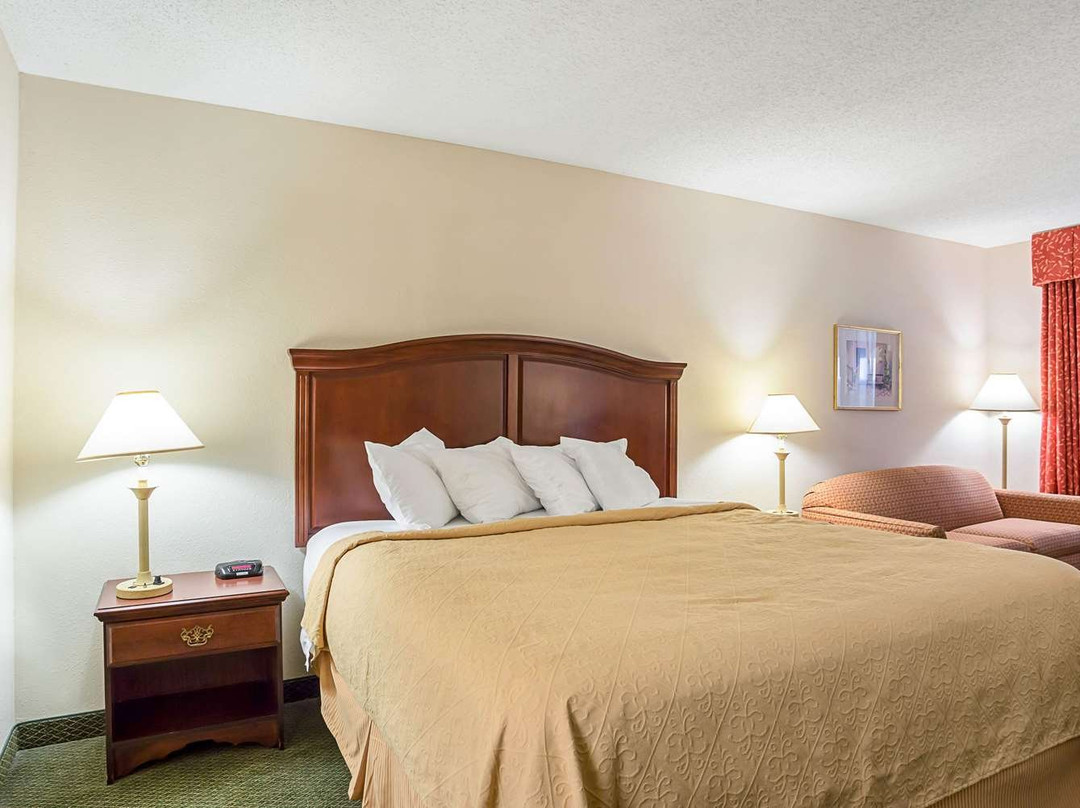 Quality Inn & Conference Center主图