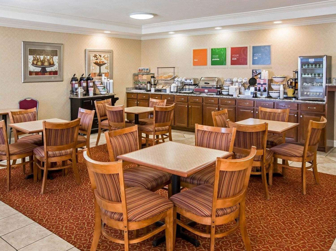 Comfort Inn Hebron - Lowell area主图